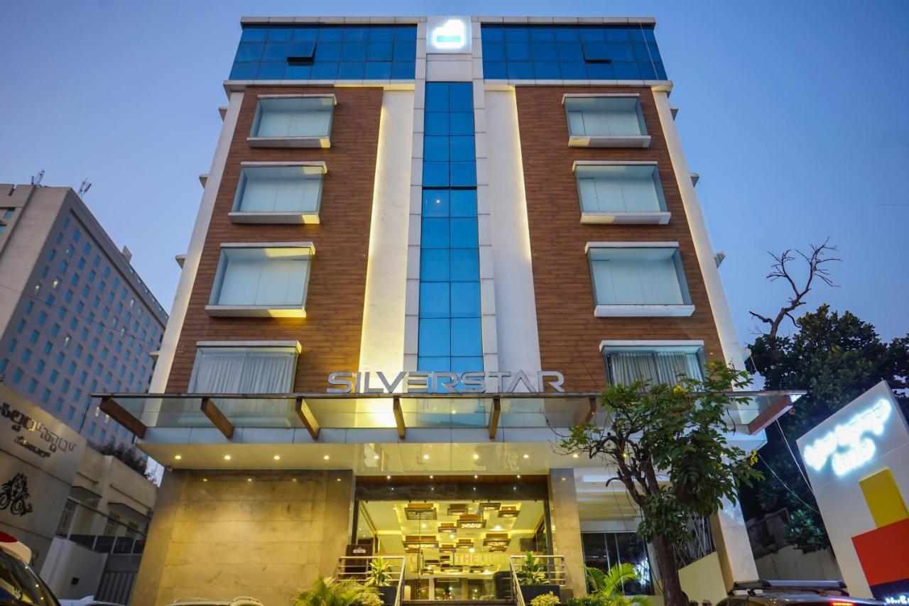 MySpace Hotels Silverstar Bangalore Buitenkant foto